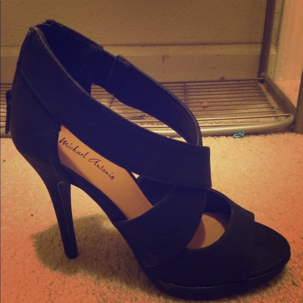 Michael Antonio Heels, sz 7